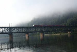 Brücke im Nebel