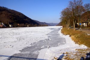 Zugefrorene Mosel
