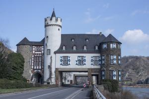Oberburg Schloß von der Leyen Kobern-Gondorf 1