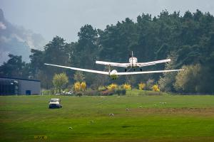 Segelflugzeug im Schlepptau