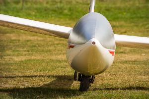 Segelflugzeug mit Kanzelabdeckung