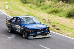 Startnummer 245 beim Bergrennen in Klotten