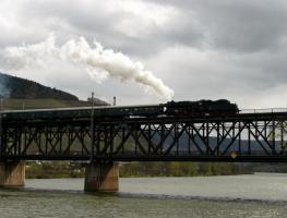 Dampflok auf Brücke - Bullay