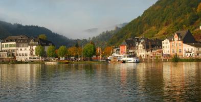 Alf an einem Herbstmorgen