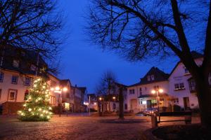 Lindenplatz in Bullay zur Weihnachtszeit