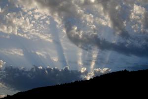 Wolken über dem Sollig in Alf