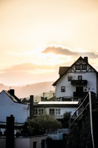 Sonnenuntergang im Dorf