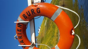 Fähre und Marienburg Pünderich