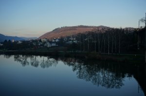 Moselspiegelung bei Bullay