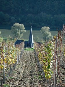 Pommern, Weinbergzeile, Kirche