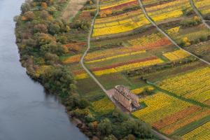 Kloster Stuben im herbst